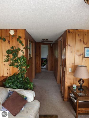 16086 Us Hwy 2, Cooks, MI 49817